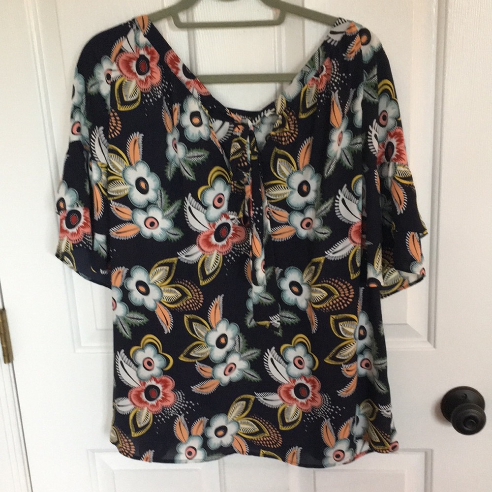 Flowered blouse - Picture 2 of 5